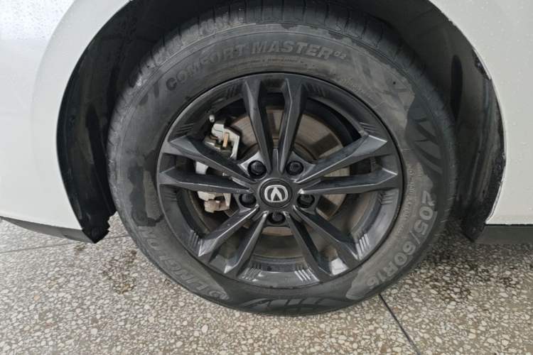 Used CHANGAN Eado DD 2023 Blue Whale NE 1.5T GDI DCT Luxury Edition Left Front Wheel Hub