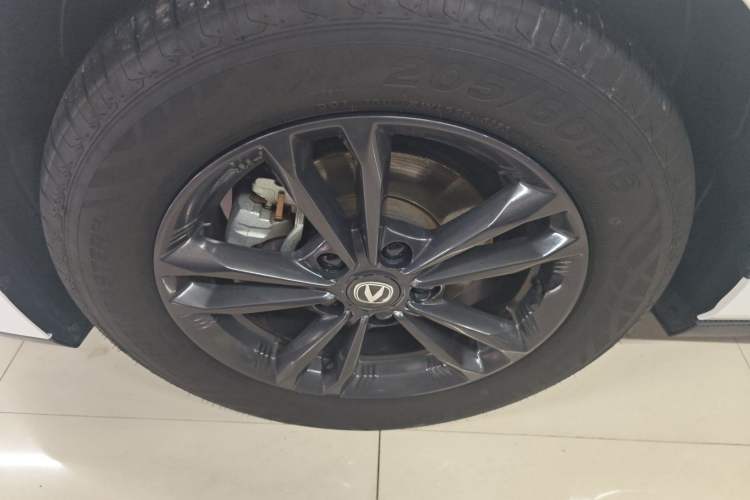 Used CHANGAN Eado DD 2023 Blue Whale NE 1.5T GDI DCT Luxury Edition Left Front Wheel Hub
