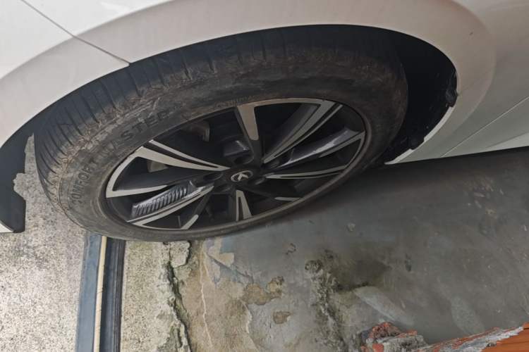 Used CHANGAN Eado DD 2023 Blue Whale NE 1.5T GDI DCT Navigation Model Left Front Wheel Hub