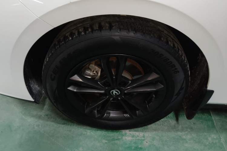 Used CHANGAN Eado DD 2023 Blue Whale NE 1.5T GDI DCT Enjoy Edition Left Front Wheel Hub