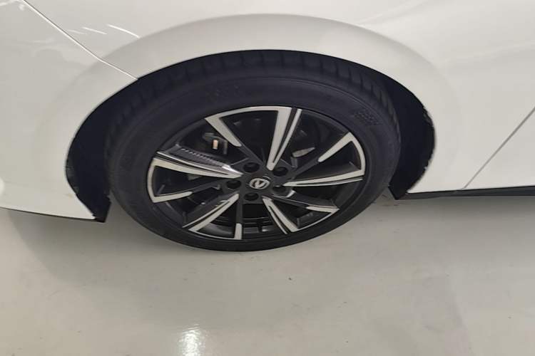 Used CHANGAN Eado DD 2023 Blue Whale NE 1.5T GDI DCT Navigation Model Left Front Wheel Hub