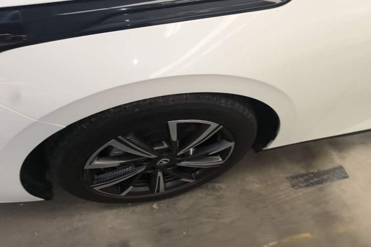 Used CHANGAN Eado DD 2023 Blue Whale NE 1.5T GDI DCT Navigation Model Left Front Wheel Hub