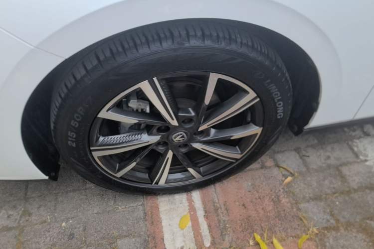 Used CHANGAN Eado DD 2023 Blue Whale NE 1.5T GDI DCT Navigation Model Left Front Wheel Hub