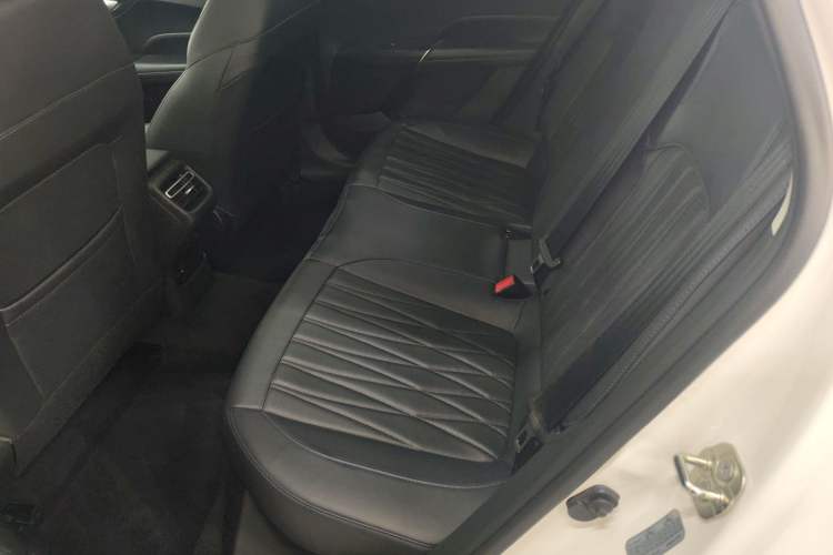 Used CHANGAN Eado DD 2023 Blue Whale NE 1.5T GDI DCT Navigation Model Left Rear Seat