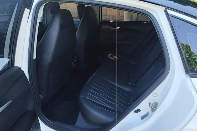 Used CHANGAN Eado DD 2023 Blue Whale NE 1.5T GDI DCT Navigation Model Left Rear Seat
