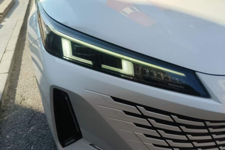 Used CHANGAN Eado DD 2023 Blue Whale NE 1.5T GDI DCT Luxury Edition Right Front Headlight