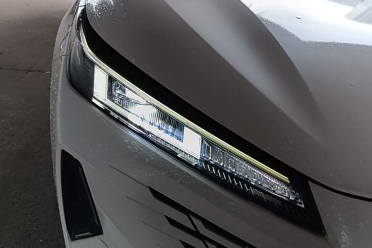 Used CHANGAN Eado DD 2023 Blue Whale NE 1.5T GDI DCT Flagship Model Right Front Headlight