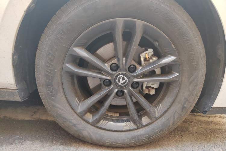 Used CHANGAN Eado DD 2023 Blue Whale NE 1.5T GDI DCT Prestige Model Right Front Wheel Hub