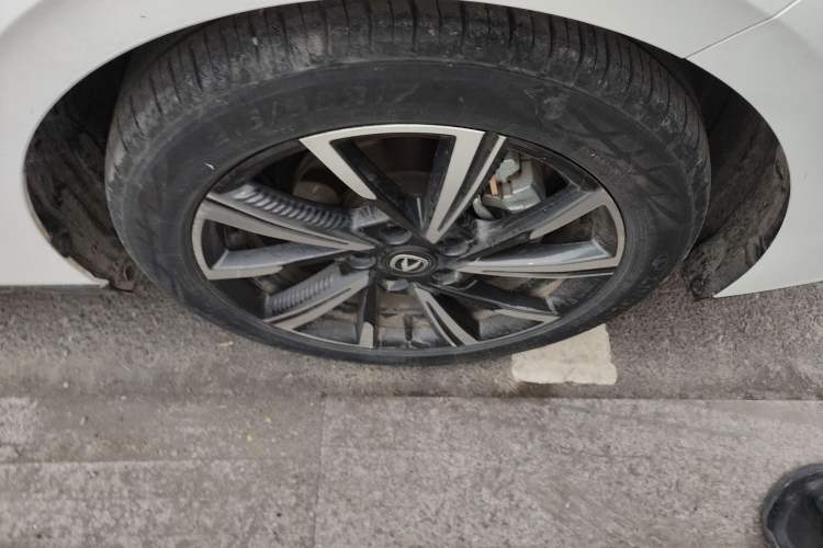 Used CHANGAN Eado DD 2023 Blue Whale NE 1.5T GDI DCT Navigation Model Right Front Wheel Hub