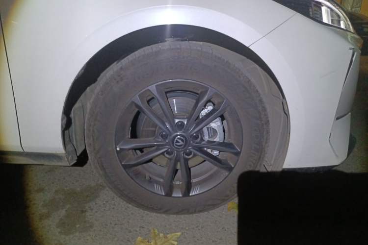 Used CHANGAN Eado DD 2023 Blue Whale NE 1.5T GDI DCT Luxury Edition Right Front Wheel Hub