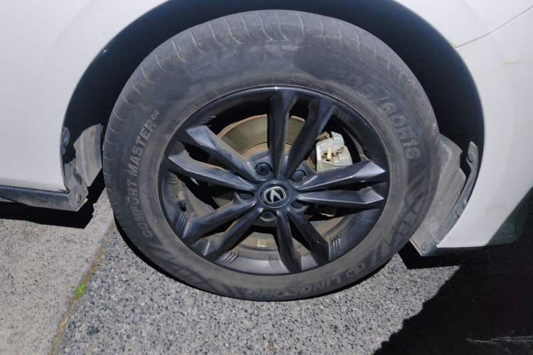 Used CHANGAN Eado DD 2023 Blue Whale NE 1.5T GDI DCT Luxury Edition Right Front Wheel Hub