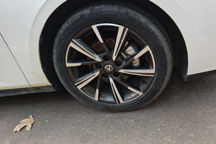 Used CHANGAN Eado DD 2023 Blue Whale NE 1.5T GDI DCT Navigation Model Right Front Wheel Hub