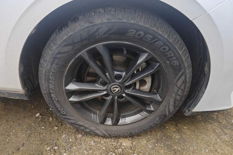 Used CHANGAN Eado DD 2023 Blue Whale NE 1.5T GDI DCT Luxury Edition Right Front Wheel Hub