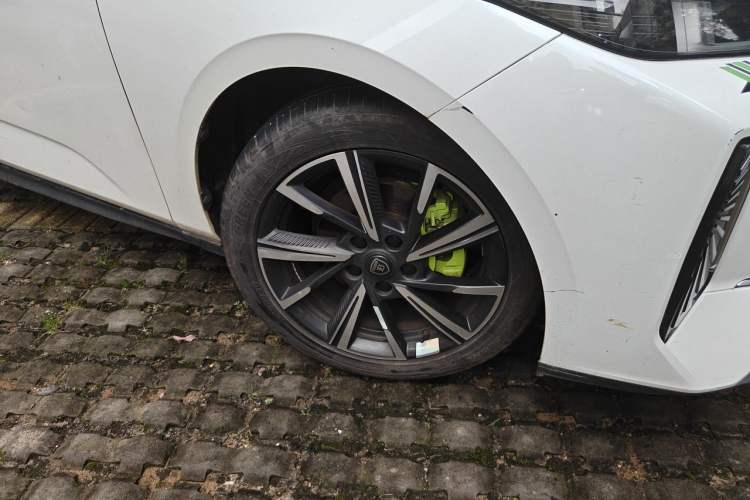 Used CHANGAN Eado DD 2023 Blue Whale NE 1.5T GDI DCT Navigation Model Right Front Wheel Hub