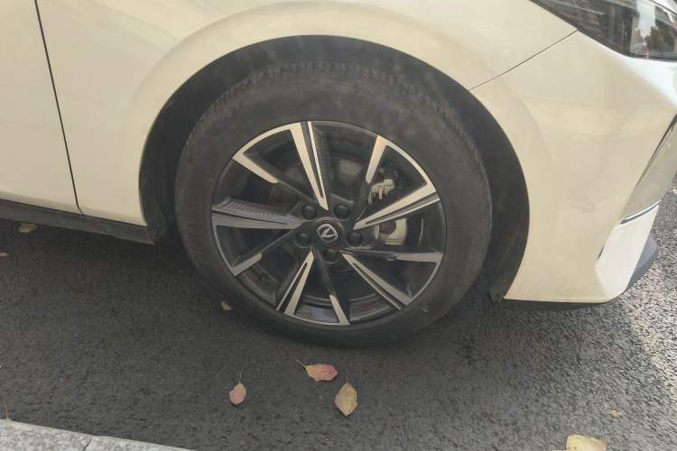 Used CHANGAN Eado DD 2023 Blue Whale NE 1.5T GDI DCT Navigation Model Right Front Wheel Hub