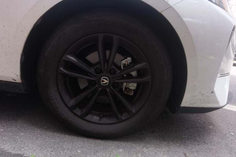 Used CHANGAN Eado DD 2023 Blue Whale NE 1.5T GDI DCT Luxury Edition Right Front Wheel Hub