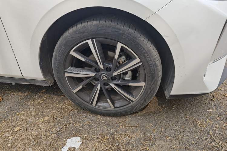 Used CHANGAN Eado DD 2023 Blue Whale NE 1.5T GDI DCT Luxury Edition Right Front Wheel Hub