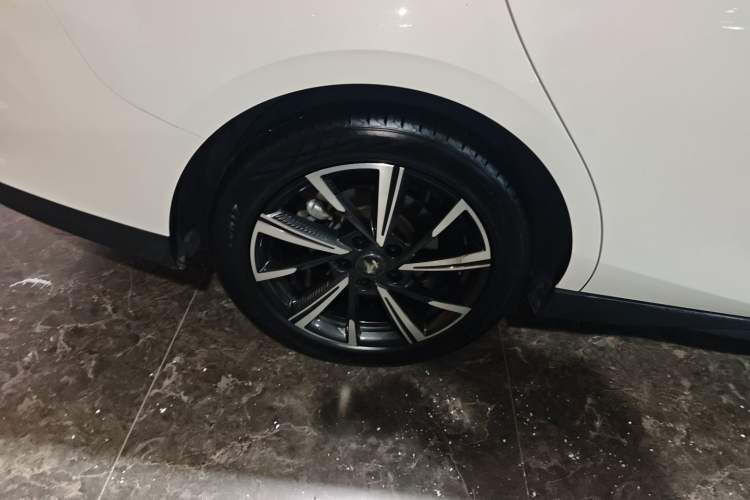Used CHANGAN Eado DD 2023 Blue Whale NE 1.5T GDI DCT Navigation Model Right Rear Wheel Hub