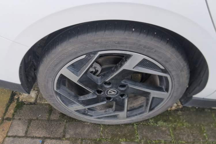 Used CHANGAN Eado DD 2023 Blue Whale NE 1.5T GDI DCT Flagship Model Right Rear Wheel Hub