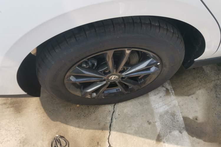Used CHANGAN Eado DD 2023 Blue Whale NE 1.5T GDI DCT Luxury Edition Right Rear Wheel Hub