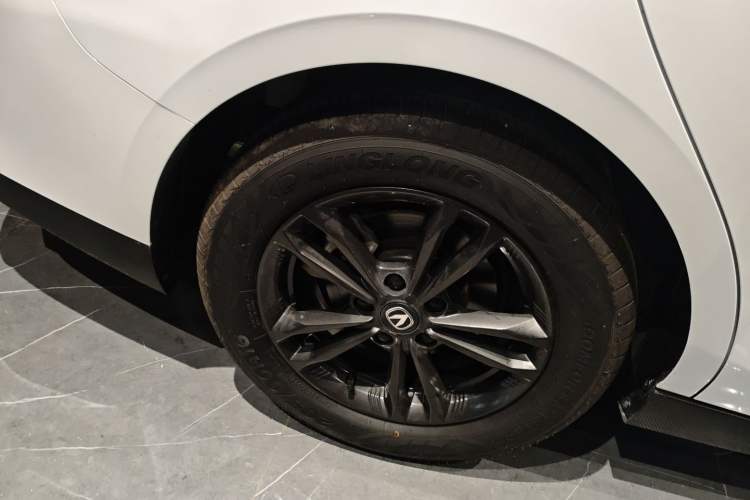 Used CHANGAN Eado DD 2023 Blue Whale NE 1.5T GDI DCT Prestige Model Right Rear Wheel Hub