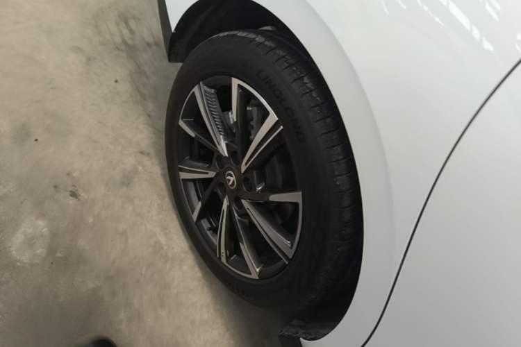 Used CHANGAN Eado DD 2023 Blue Whale NE 1.5T GDI DCT Navigation Model Right Rear Wheel Hub