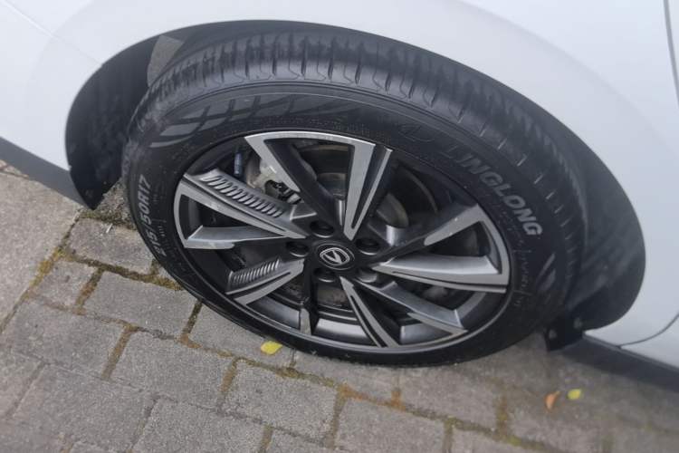 Used CHANGAN Eado DD 2023 Blue Whale NE 1.5T GDI DCT Navigation Model Right Rear Wheel Hub
