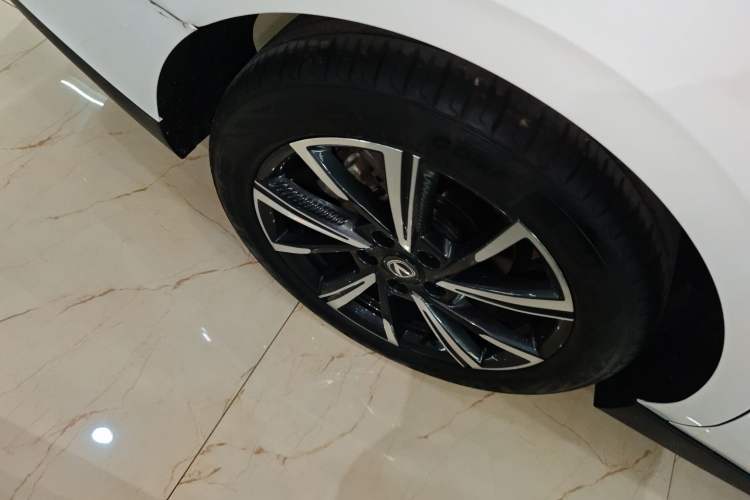 Used CHANGAN Eado DD 2023 Blue Whale NE 1.5T GDI DCT Navigation Model Right Rear Wheel Hub