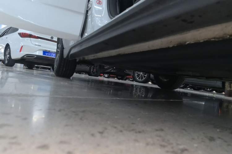 Used CHANGAN Eado DD 2023 Blue Whale NE 1.5T GDI DCT Luxury Edition Right Side Sill