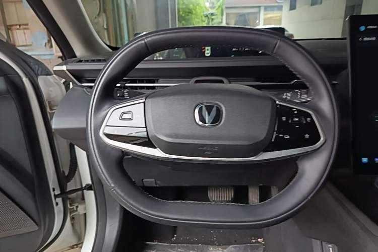 Used CHANGAN Eado DD 2023 Blue Whale NE 1.5T GDI DCT Flagship Model Steering Wheel