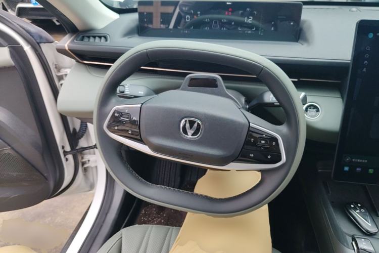 Used CHANGAN Eado DD 2023 Blue Whale NE 1.5T GDI DCT Navigation Model Steering Wheel