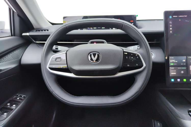 Used CHANGAN Eado DD 2023 Blue Whale NE 1.5T GDI DCT Navigation Model Steering Wheel