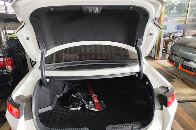 Used CHANGAN Eado DD 2023 Blue Whale NE 1.5T GDI DCT Flagship Model Trunk