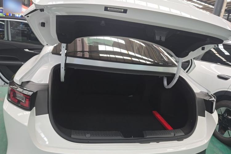 Used CHANGAN Eado DD 2023 Blue Whale NE 1.5T GDI DCT Luxury Edition Trunk