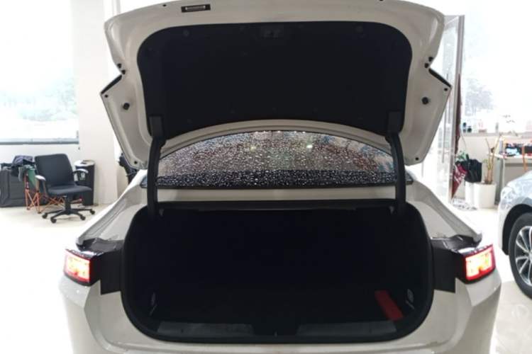 Used CHANGAN Eado DD 2023 Blue Whale NE 1.5T GDI DCT Navigation Model Trunk
