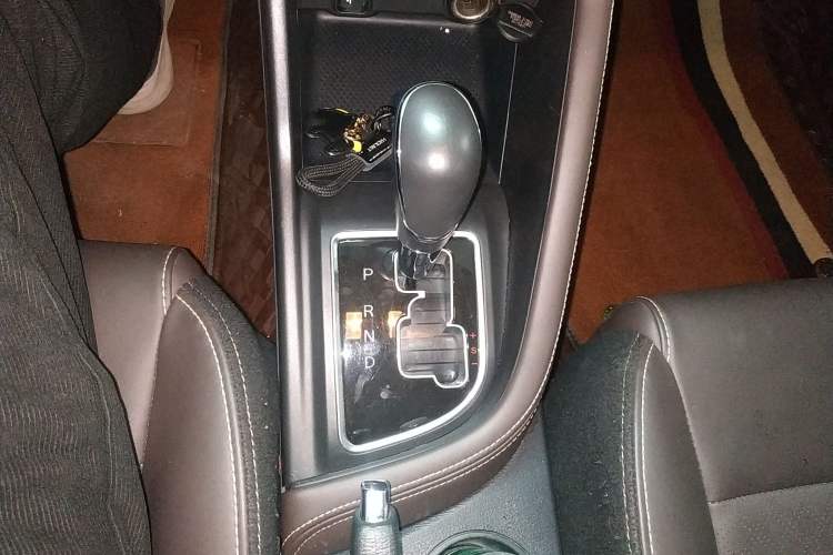 Used CHANGAN Eado DT 2019 1.6L Automatic Smart Enjoyment Model China VI Standard Gear Lever