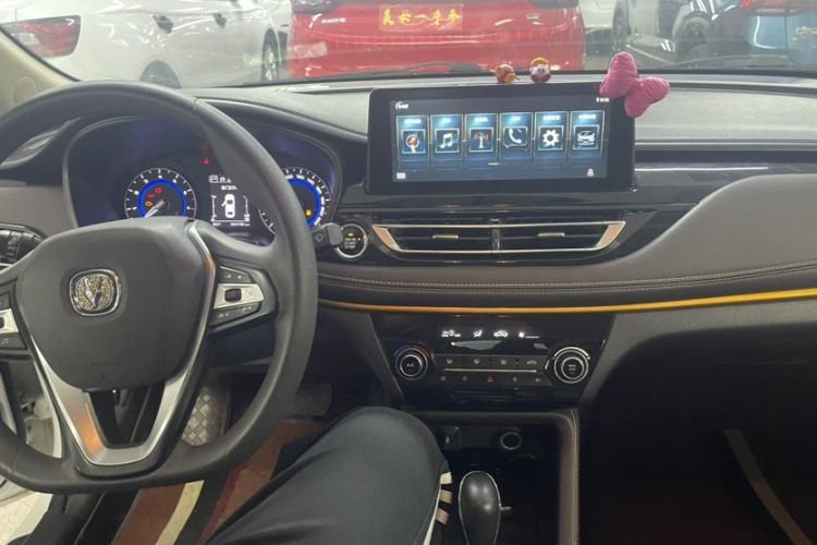 Used CHANGAN Eado DT 2019 1.6L Automatic Smart Enjoyment Model China VI Standard Interior 1
