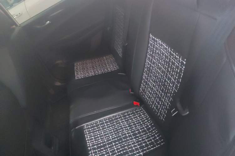 Used CHANGAN Eado DT 2019 1.6L Manual Comfort Model China VI Standard Interior 1