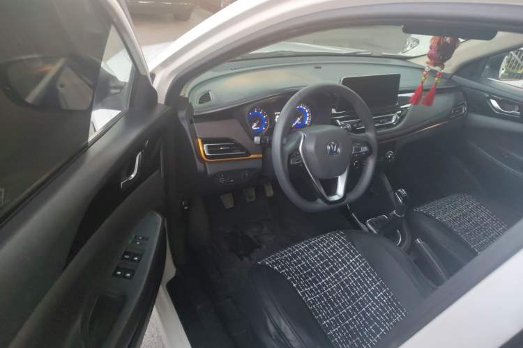 Used CHANGAN Eado DT 2019 1.6L Manual Comfort Model China VI Standard Interior 2