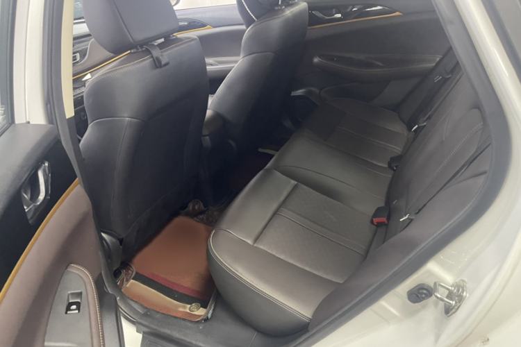 Used CHANGAN Eado DT 2019 1.6L Automatic Smart Enjoyment Model China VI Standard Interior 3