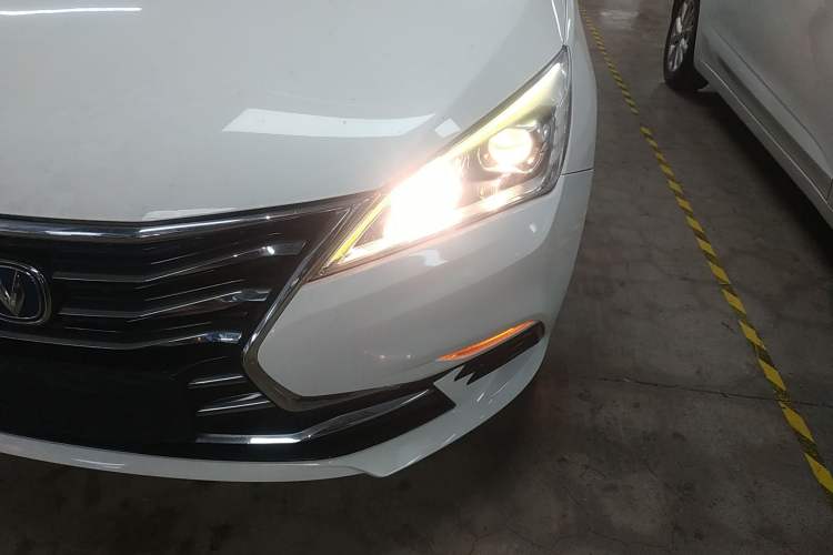 Used CHANGAN Eado DT 2019 1.6L Automatic Smart Enjoyment Model China VI Standard Left Front Headlight