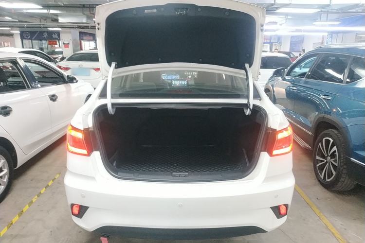 Used CHANGAN Eado DT 2019 1.6L Automatic Smart Enjoyment Model China VI Standard Trunk