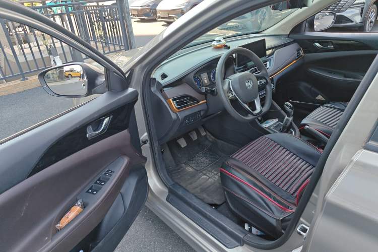 Used CHANGAN Eado DT 2019 1.6L Manual Comfort Model China VI Standard Driver Seat