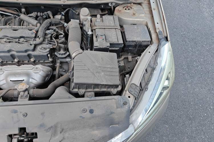 Used CHANGAN Eado DT 2019 1.6L Manual Comfort Model China VI Standard Engine Bay Left