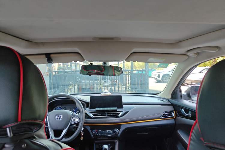 Used CHANGAN Eado DT 2019 1.6L Manual Comfort Model China VI Standard Headliner