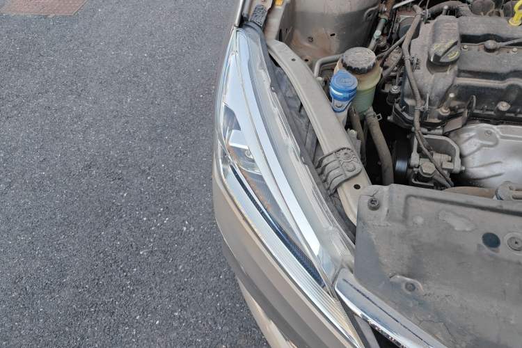 Used CHANGAN Eado DT 2019 1.6L Manual Comfort Model China VI Standard Right Front Headlight