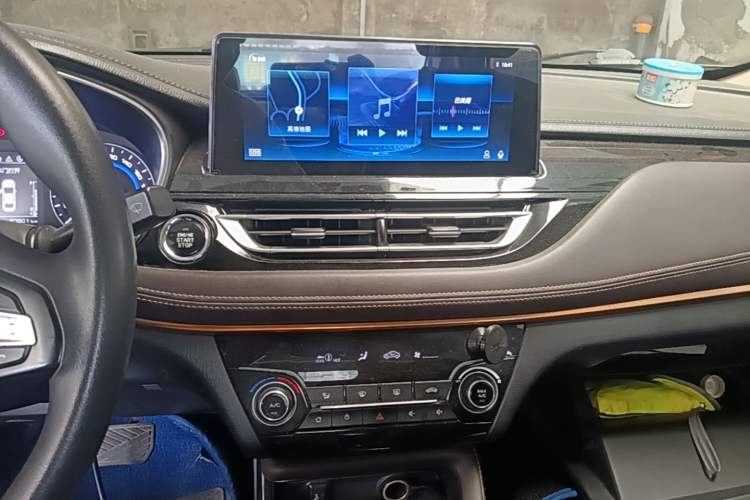 Used CHANGAN Eado DT 2018 1.6L Automatic Smart Enjoyment Model Audio And AC Panel