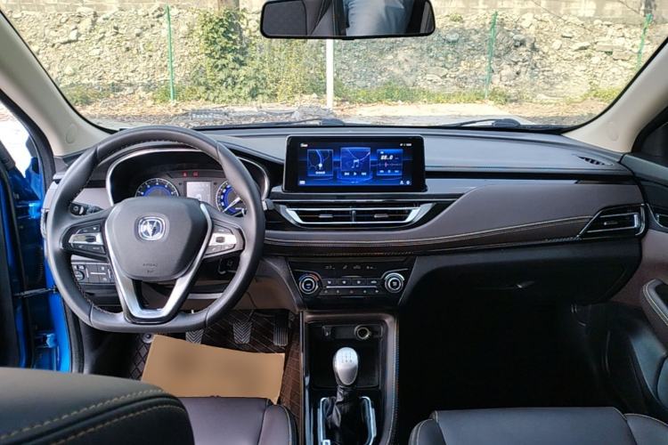 Used CHANGAN Eado DT 2018 1.6L Manual Luxury Model Center Console