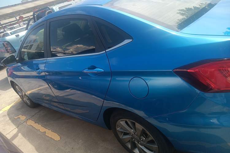 Used CHANGAN Eado DT 2018 1.6L Manual Smart Enjoyment Model Exterior 5