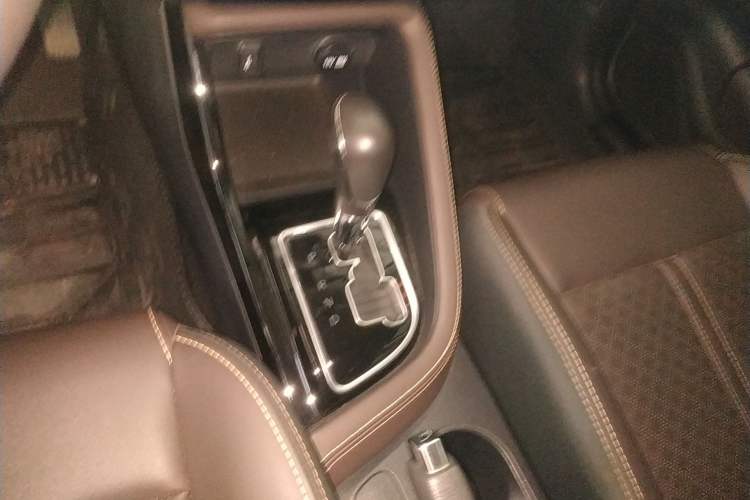 Used CHANGAN Eado DT 2018 1.6L Automatic Smart Enjoyment Model Gear Lever